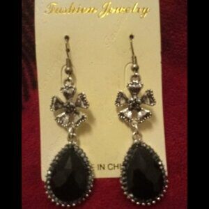 Black Teardrop Dangle Earrings